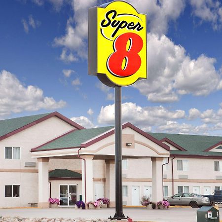 Super 8 By Wyndham Kindersley Exterior foto